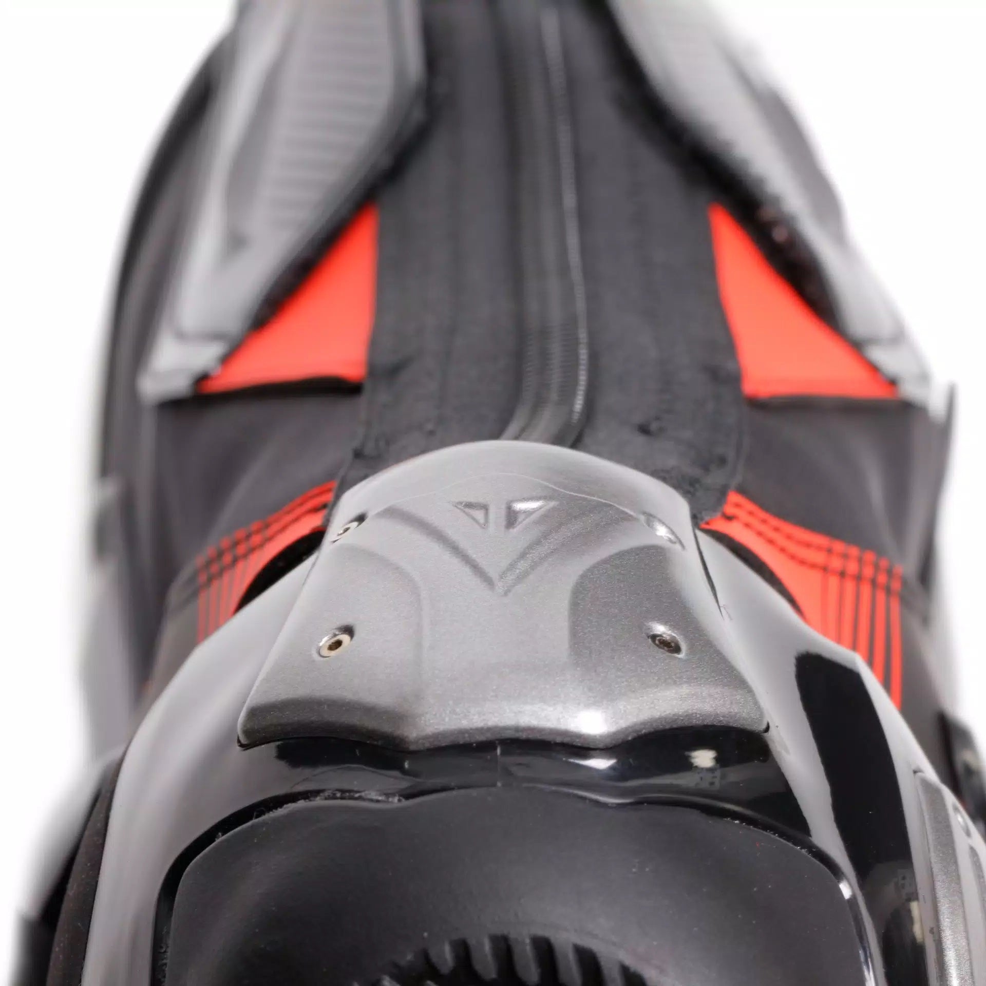 ダイネーゼ トルク 4 レーシングおよびストリート用バイクブーツ | メンズ | ブラック/レッド | 201790008562800 