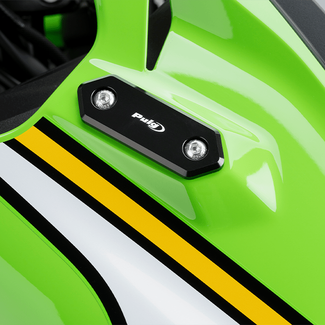 プイグ製 Kawasaki ZX-4 RR (23-25) 用ミラーカバー 