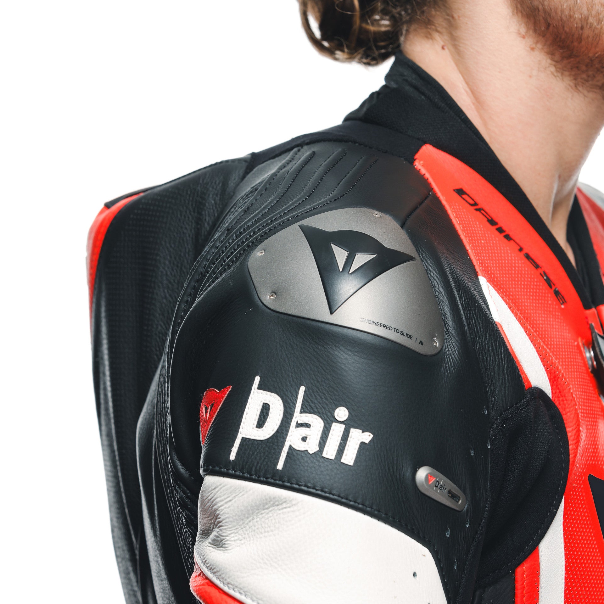 ダイネーゼ ミサノ 3 D-AIR® ワンピース レザー スーツ – パフォレーションエアバッグ レーシングスーツ | メンズ | レッド 