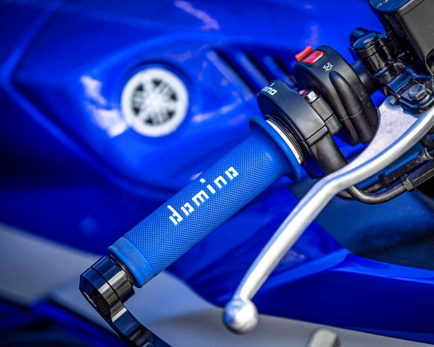 ドミノ A010 レーシンググリップ – 多彩なカラーのグリップゴム 