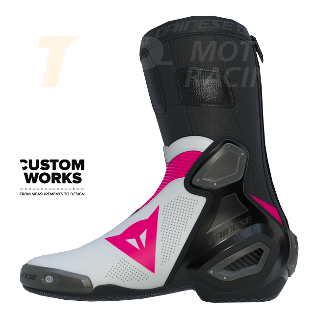Dainese Axial 2 Air レーシング＆ストリート用オートバイブーツ | メンズ | フクシア／ホワイト | Custom Works 