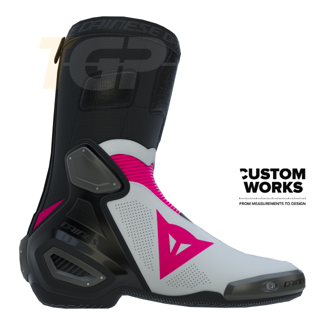 Dainese Axial 2 Air レーシング＆ストリート用オートバイブーツ | メンズ | フクシア／ホワイト | Custom Works 