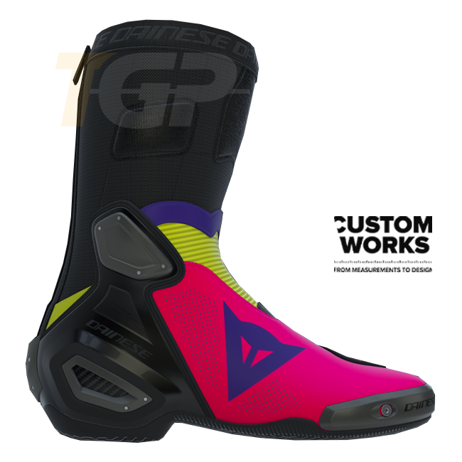 Dainese Axial 2 Air レーシング＆ストリート オートバイブーツ | メンズ | フクシア／ヴィオラ／フルオイエロー | Custom Works 