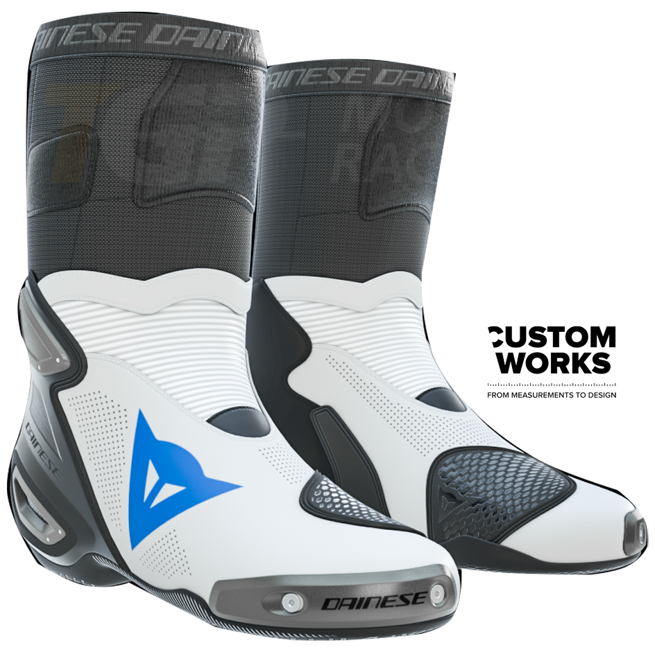 Dainese Axial 2 Air レーシング＆ストリート オートバイブーツ | メンズ | ホワイト／スカイブルー | Custom Works 