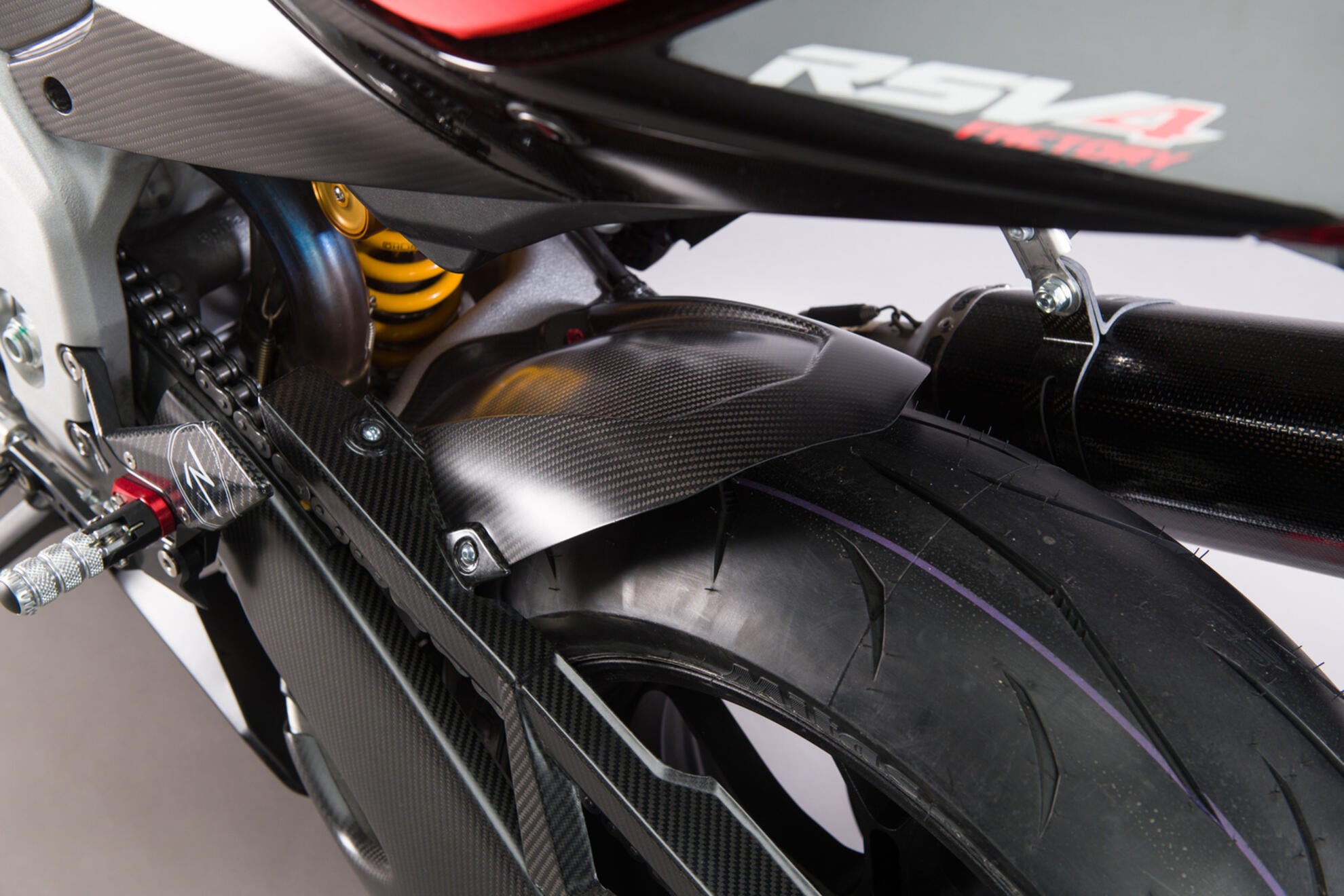 リアフェンダー カーボン LighTech Aprilia RSV4/RR/1100 Factory (21-25) CARA2020 