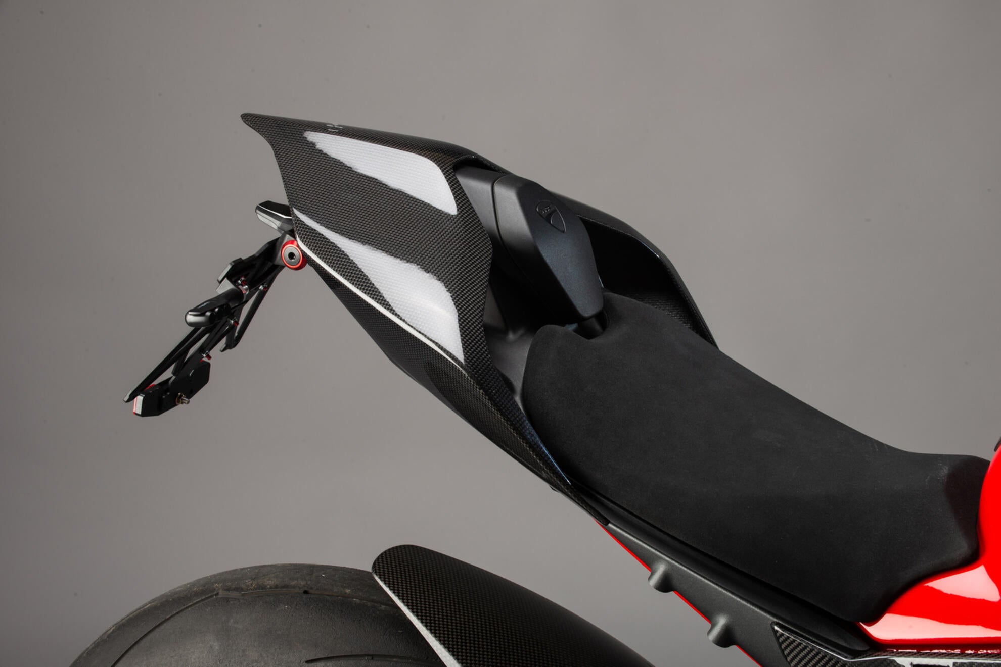 カーボン製リアカウル LighTech Ducati Panigale V4/S/R (18-24) CARD0890 