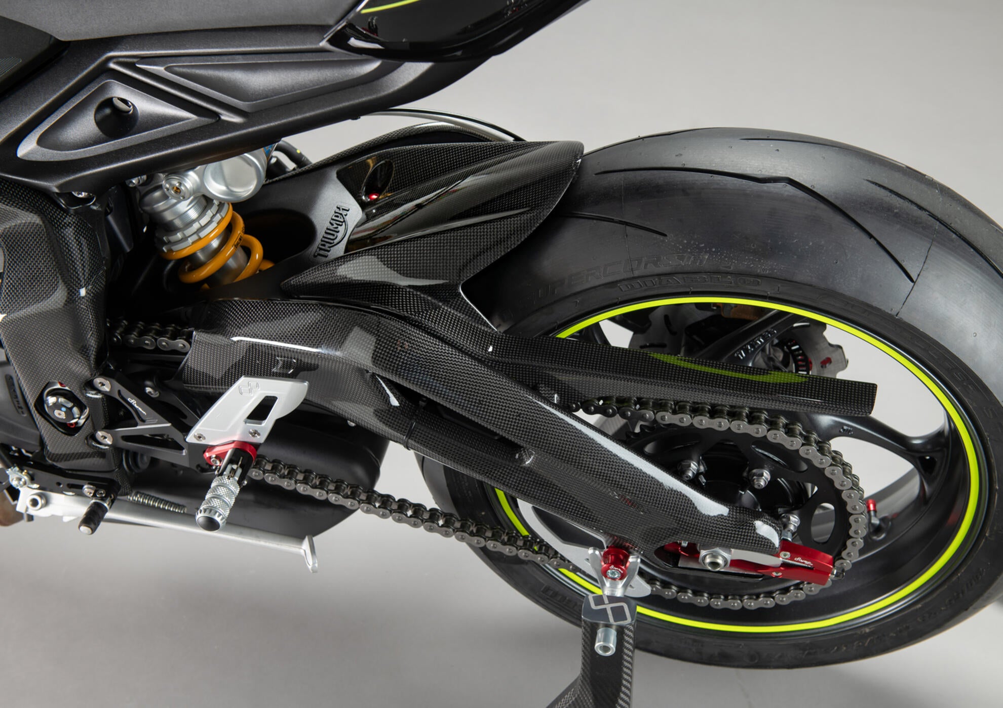 リアフェンダー カーボン LighTech トライアンフ ストリートトリプル 765 S / R / RS / Moto2 (17-25) CART2420 