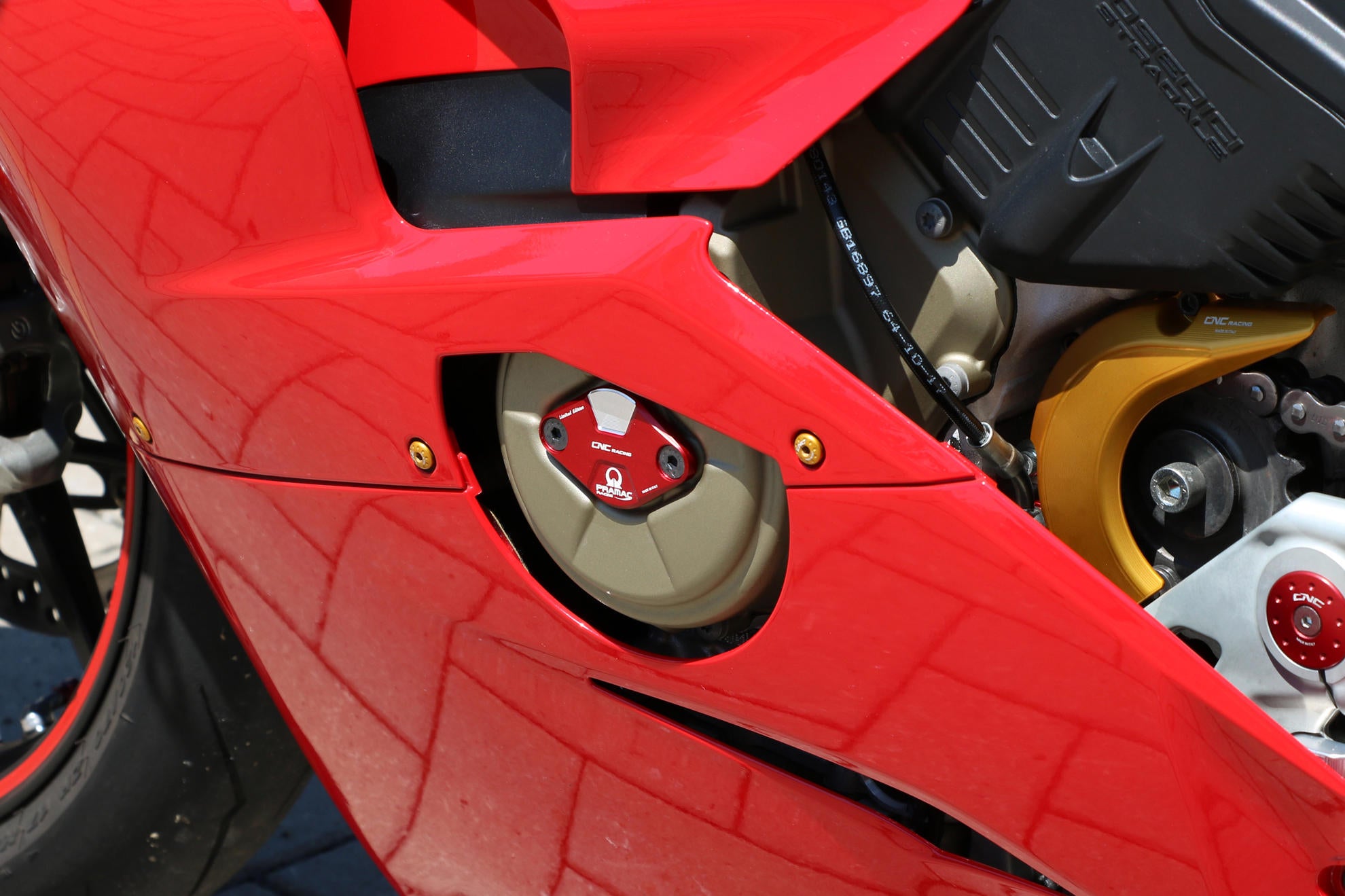 点火カバー / タイミング検査カバー プラマックレーシング リミテッドエディション CNCレーシング ドゥカティ パニガーレ V4/S (2025) CF266PR 