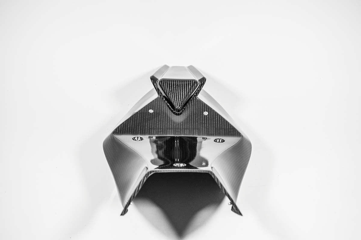 ヘックカバー 200g APカーボンライン アプリリア RSV4/RR/1100 ファクトリー (21-25) 