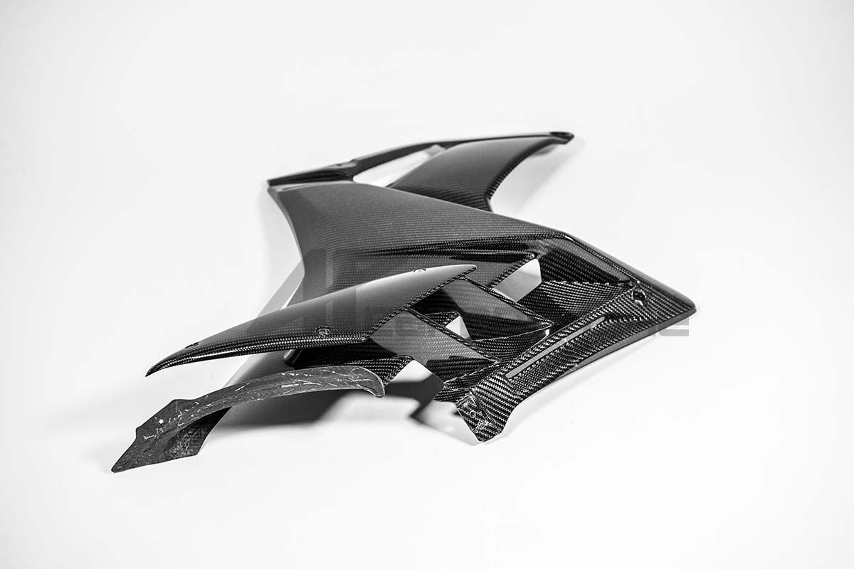 Seitenteil rechts 200g AP Carbon Line Aprilia RSV4/RR/1100 Factory (21-25)