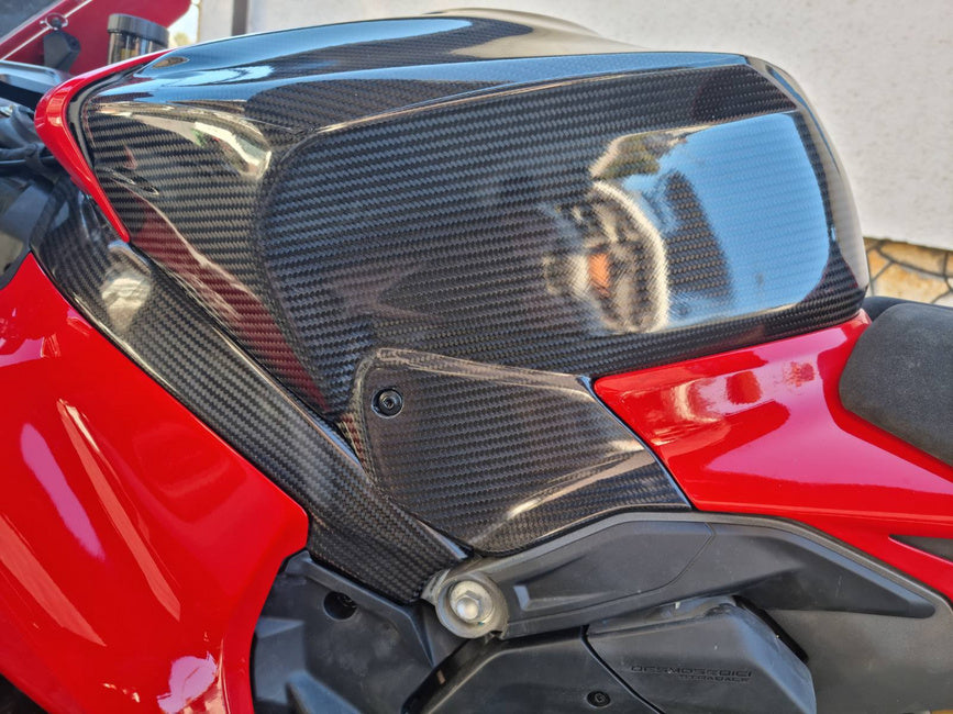 タンクカバー SBK 200g AP カーボンライン ドゥカティ パニガーレ V4/S (2025) 
