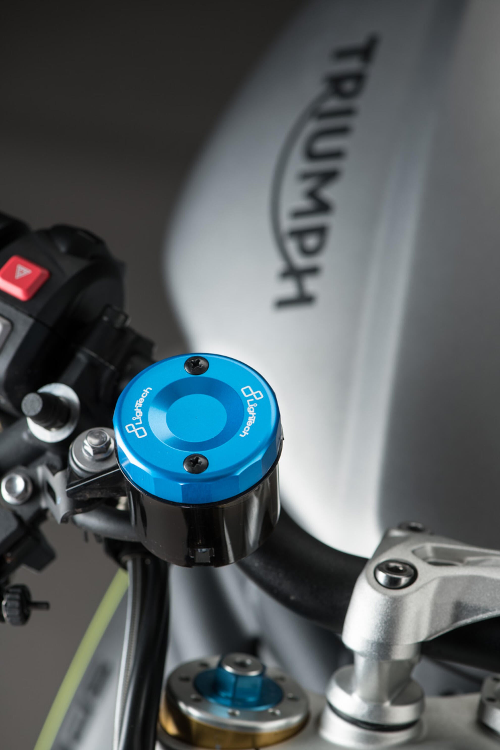 LighTech デュカティ パニガーレ 1199/S/R (12-17) 用 フロント リザーバー キャップ FBC04 