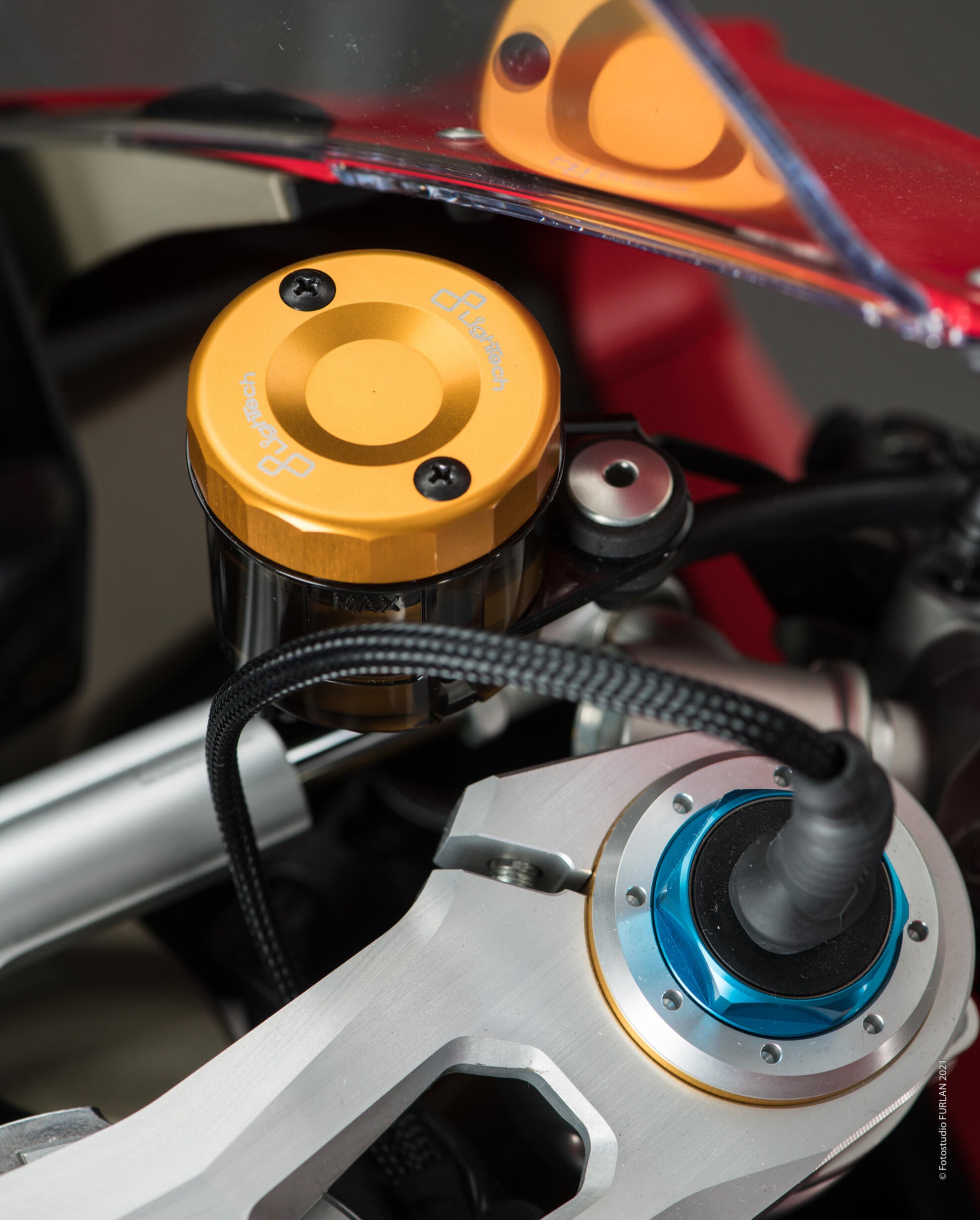 LighTech デュカティ パニガーレ 1199/S/R (12-17) 用 フロント リザーバー キャップ FBC04 