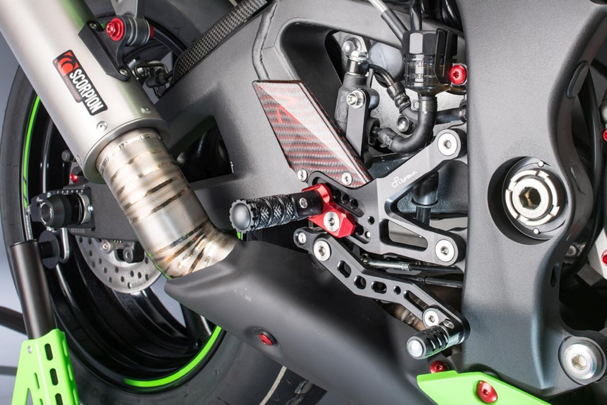 フットレストシステム R LighTech Kawasaki ZX-10 R/RR (16-20) FTRKA006R 