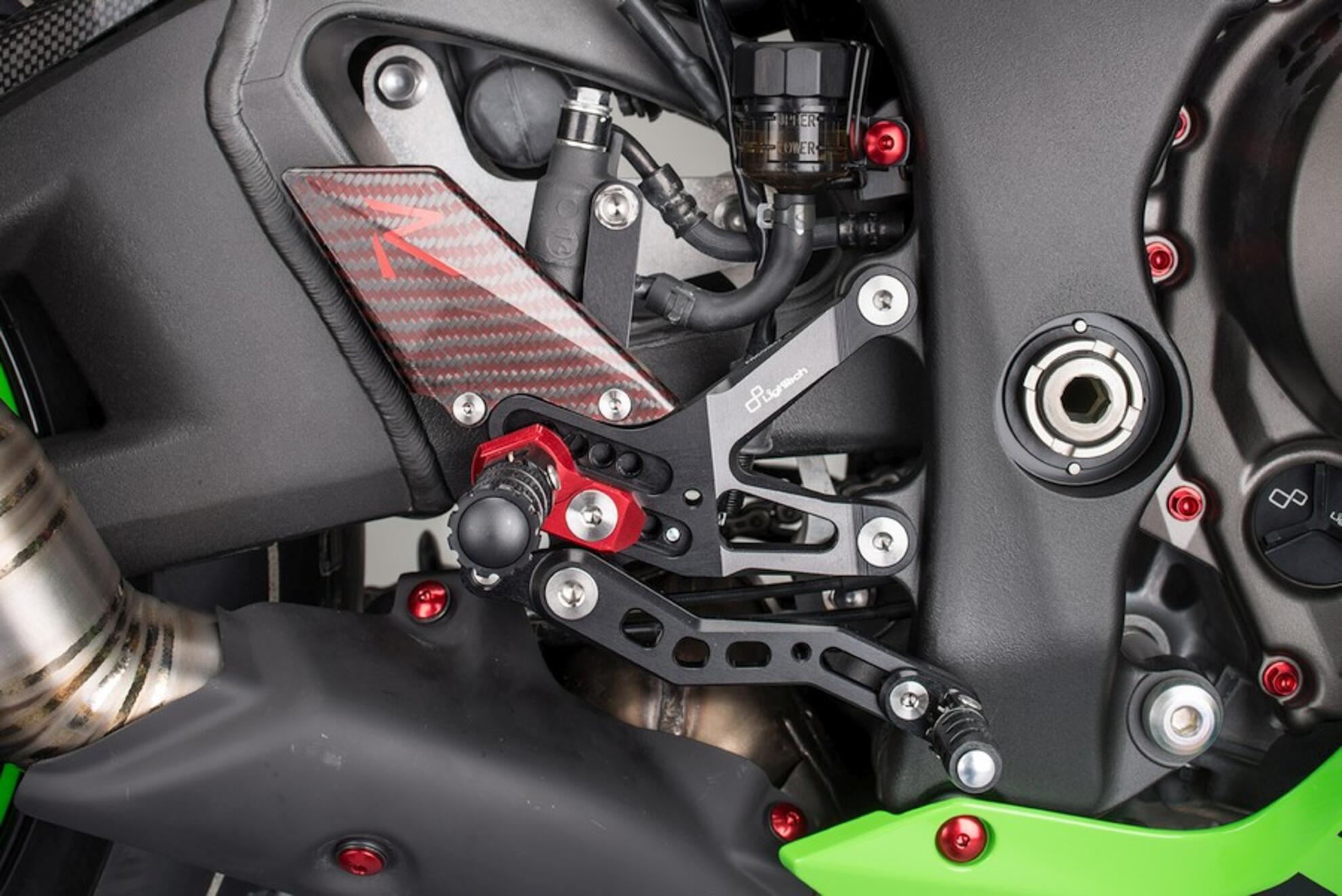 フットレストシステム R LighTech Kawasaki ZX-10 R/RR (16-20) FTRKA006R 
