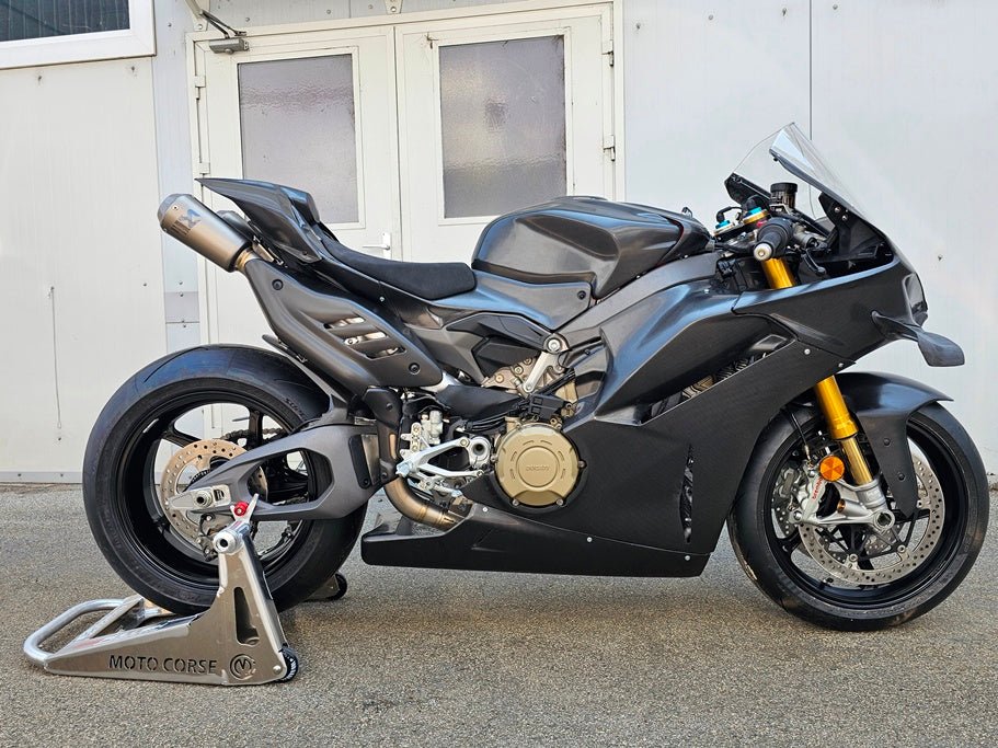 フルカウルセット 200 プレーンカーボン Fullsix ドゥカティ パニガーレ V4/S (2025) 