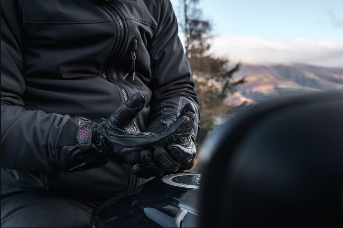 Knox Oulton MK2 スポーツ レザ—グローブ | メンズ | ブラック／レッド | 1011352110030 