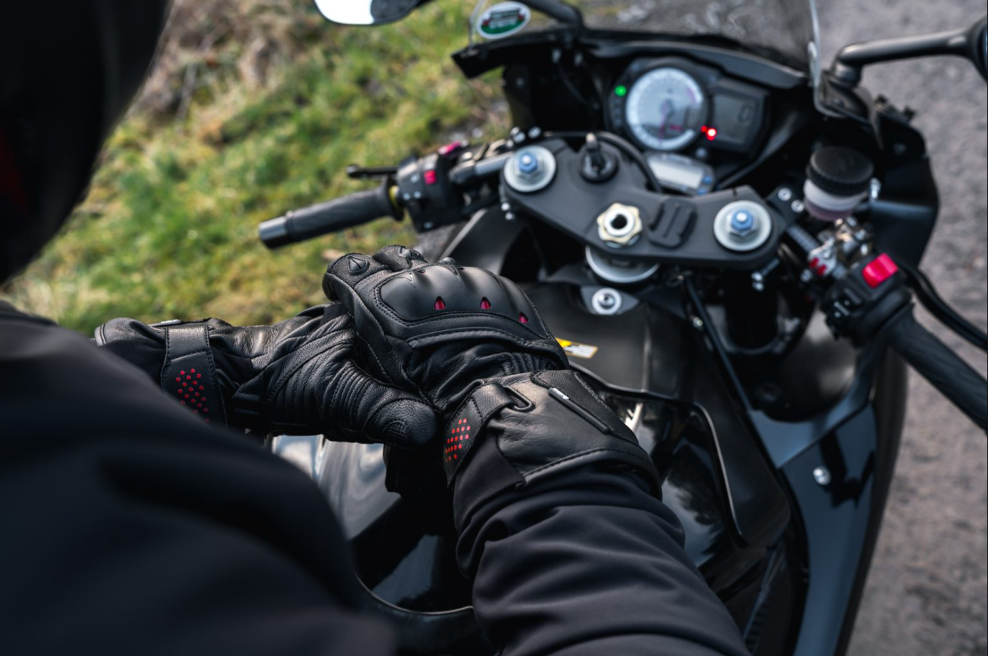 Knox Oulton MK2 スポーツ レザ—グローブ | メンズ | ブラック／レッド | 1011352110030 