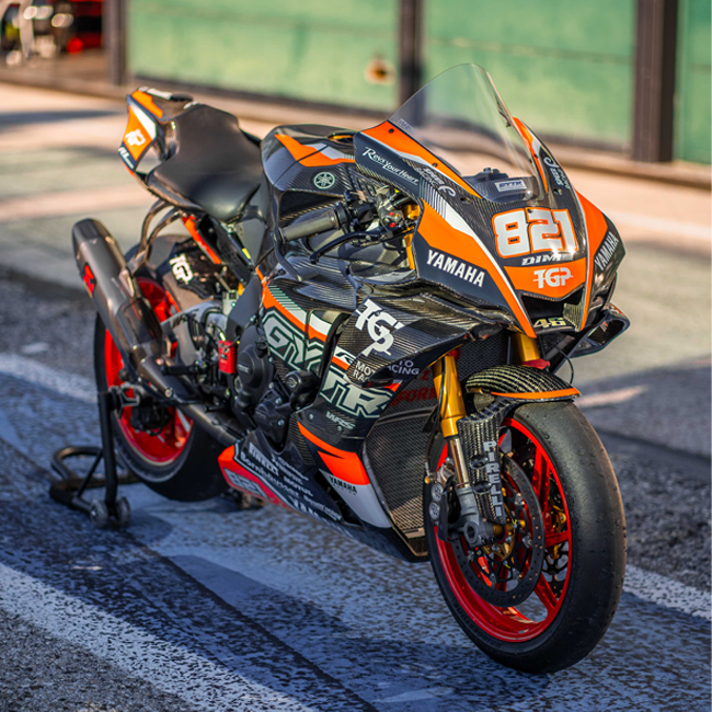 完全なカウリングセット 200g APカーボンライン ヤマハ YZF-R1/M RN65 (20-25) 