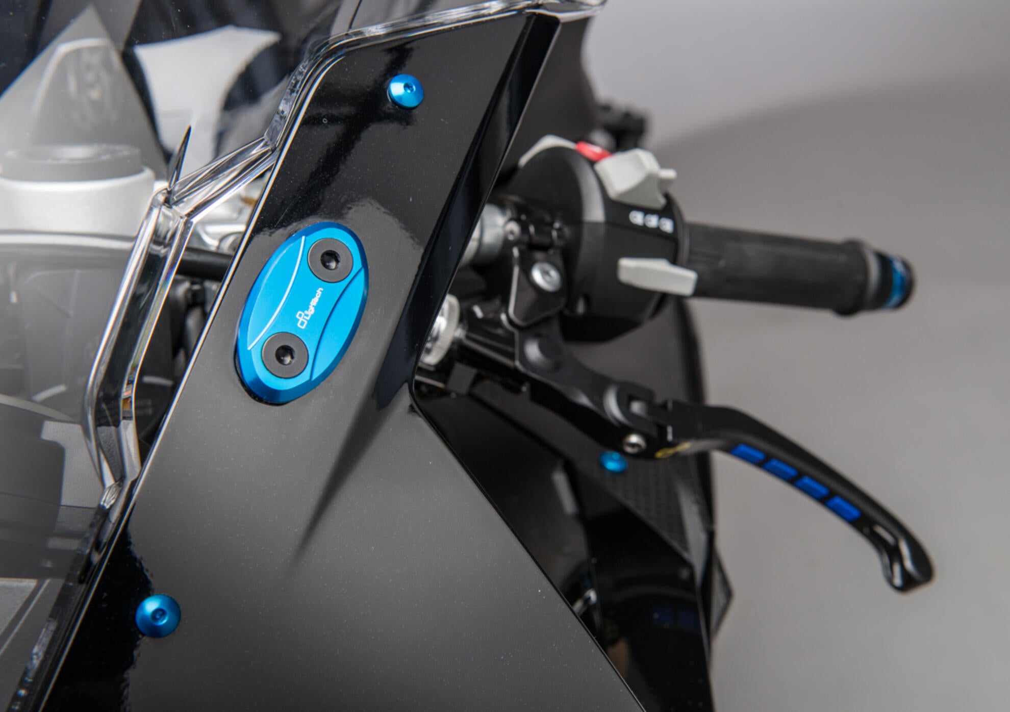 LighTech BMW S1000RR K46 (09-18) 用ミラーカバー SPE101 