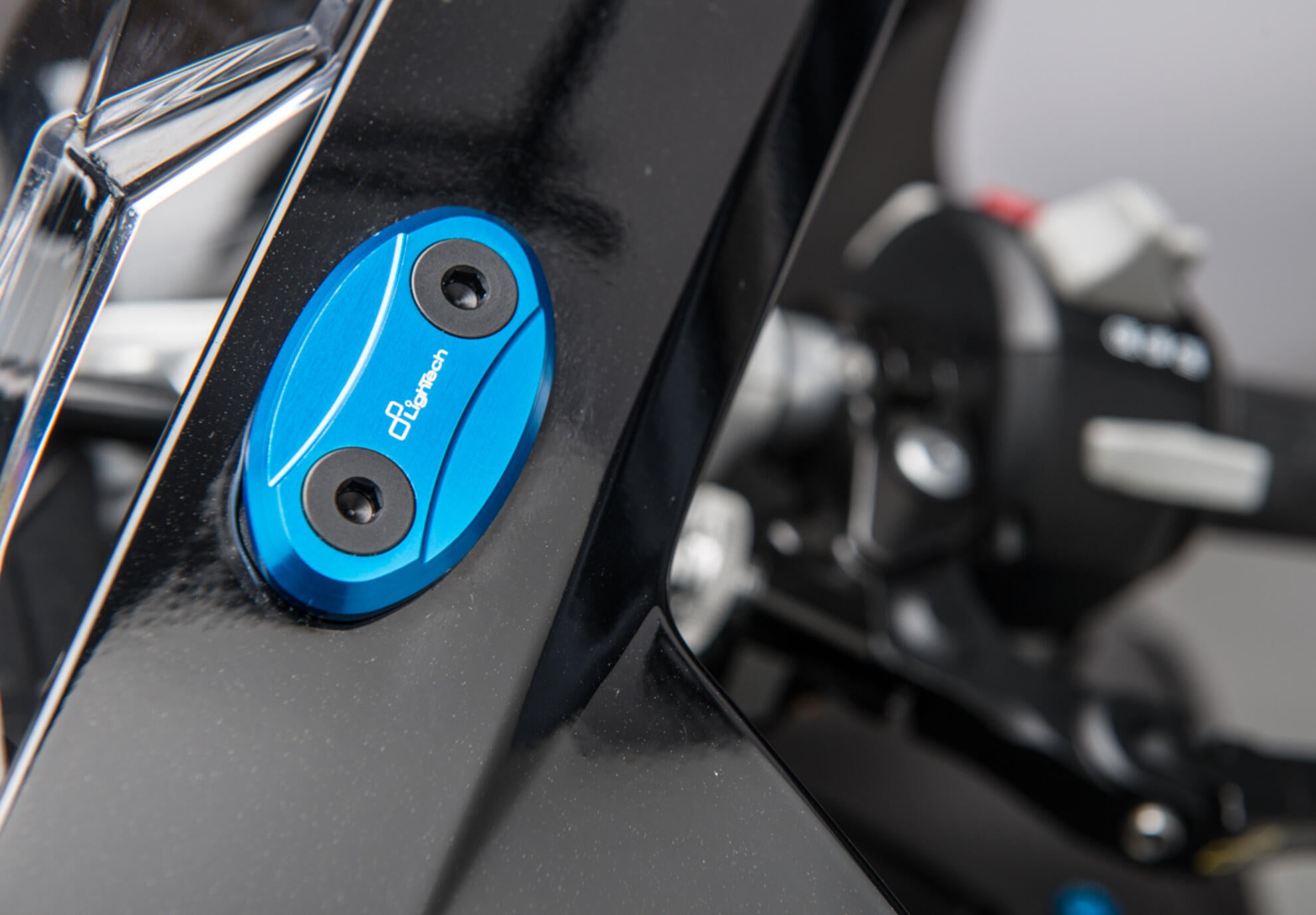 LighTech BMW S1000RR K46 (09-18) 用ミラーカバー SPE101 