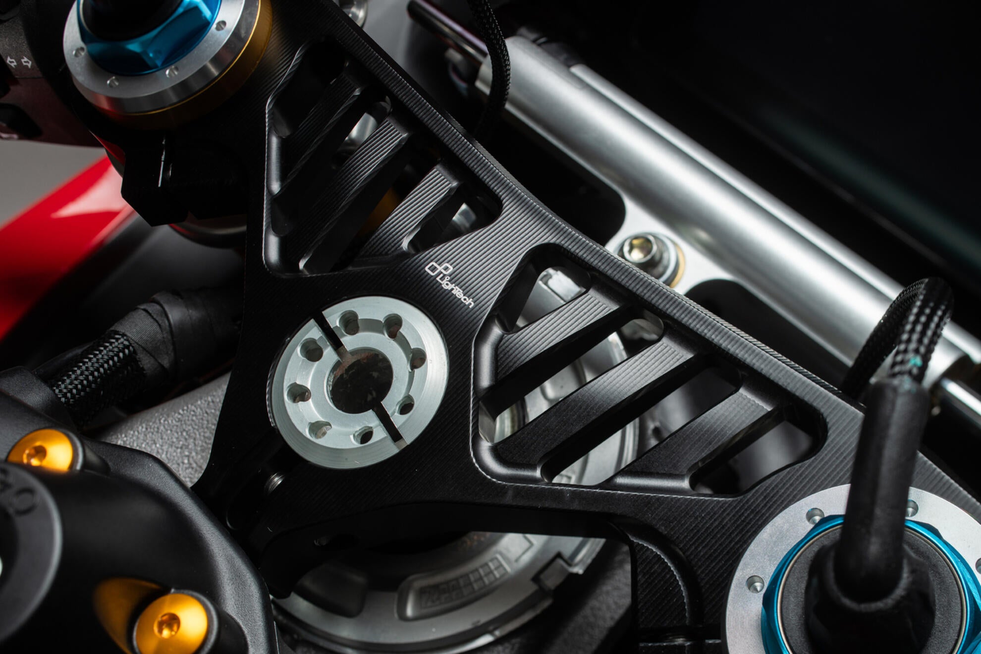 フォークトップブリッジ LighTech Ducati Panigale V4/S (2025) TCADU002NER 