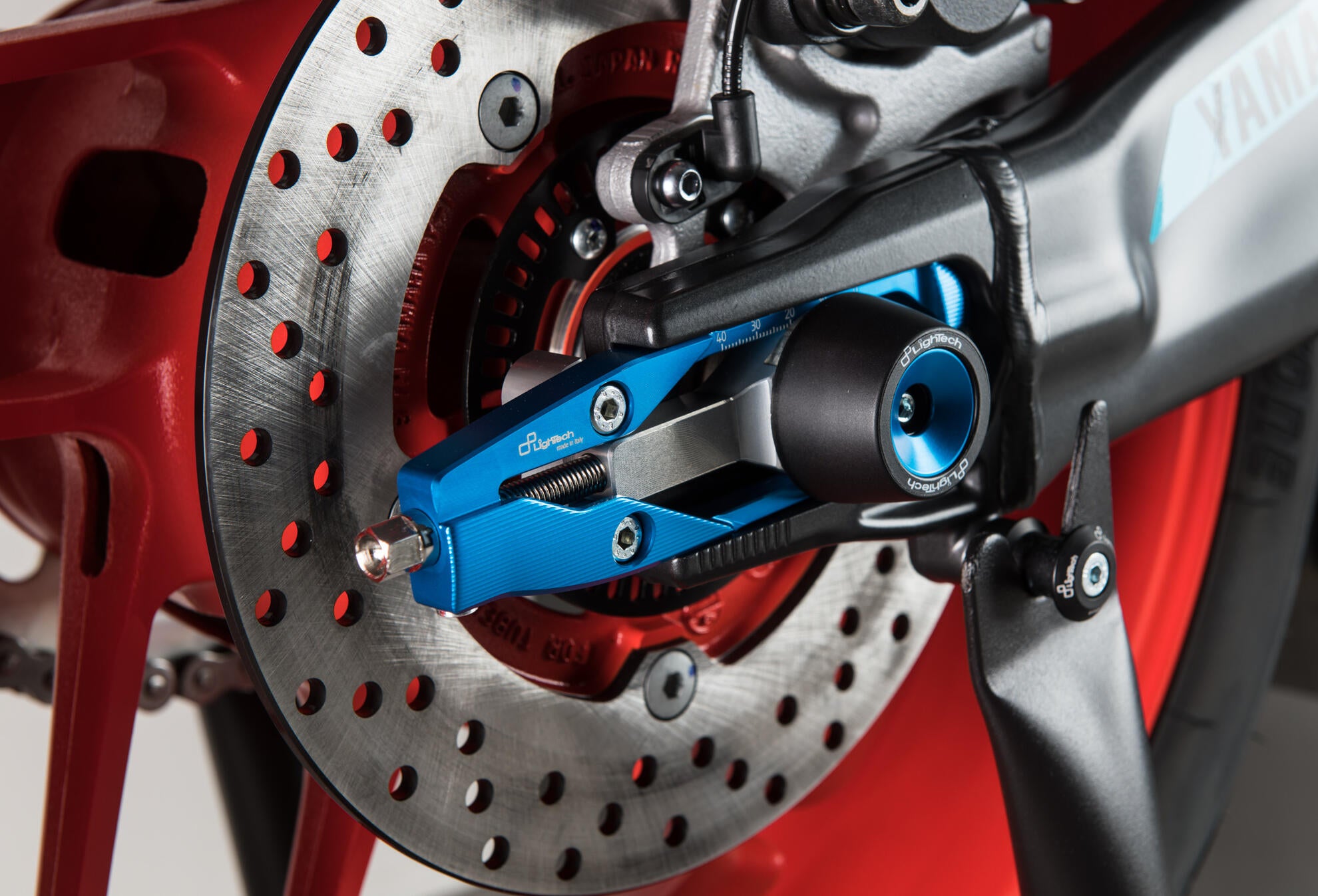 LighTech チェーンテンショナー Yamaha R9 (2025) TEYA010 