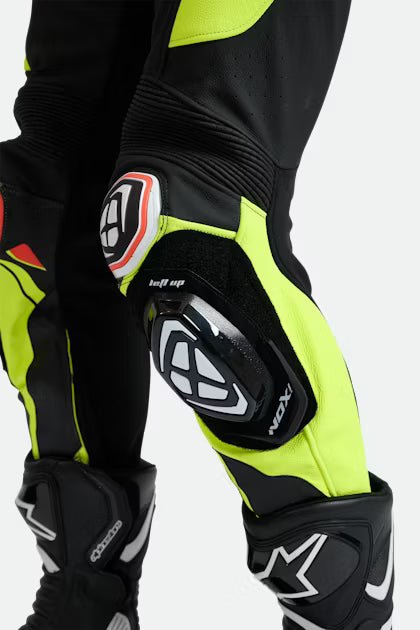 IXON Vortex 3 ワンピース レザースーツ – パンチング加工のレーシングスーツ | メンズ | ブラック／ネオンイエロー 