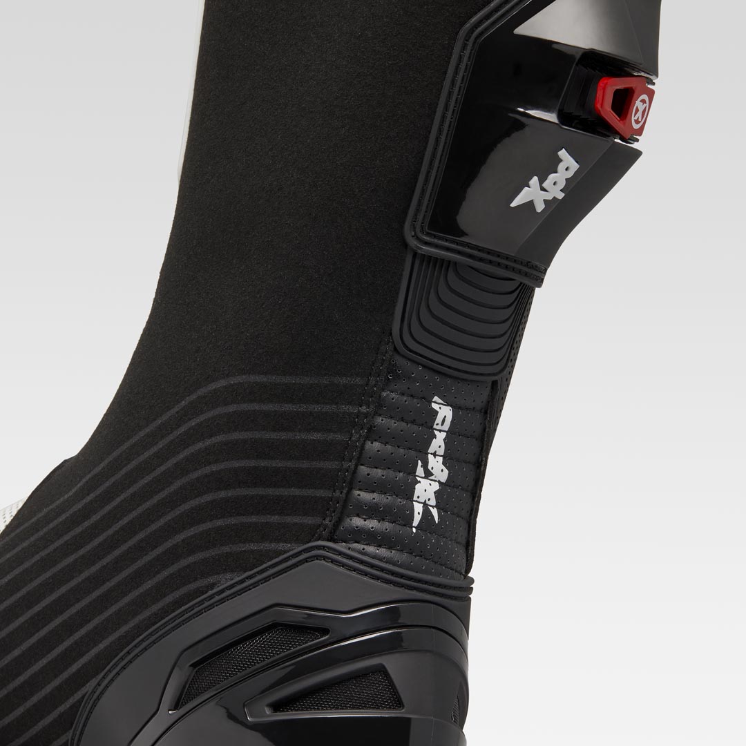 XPD XP9-R AIR パフォレーター付きレーシングおよびストリートバイクブーツ | メンズ | ホワイト/ブラック 