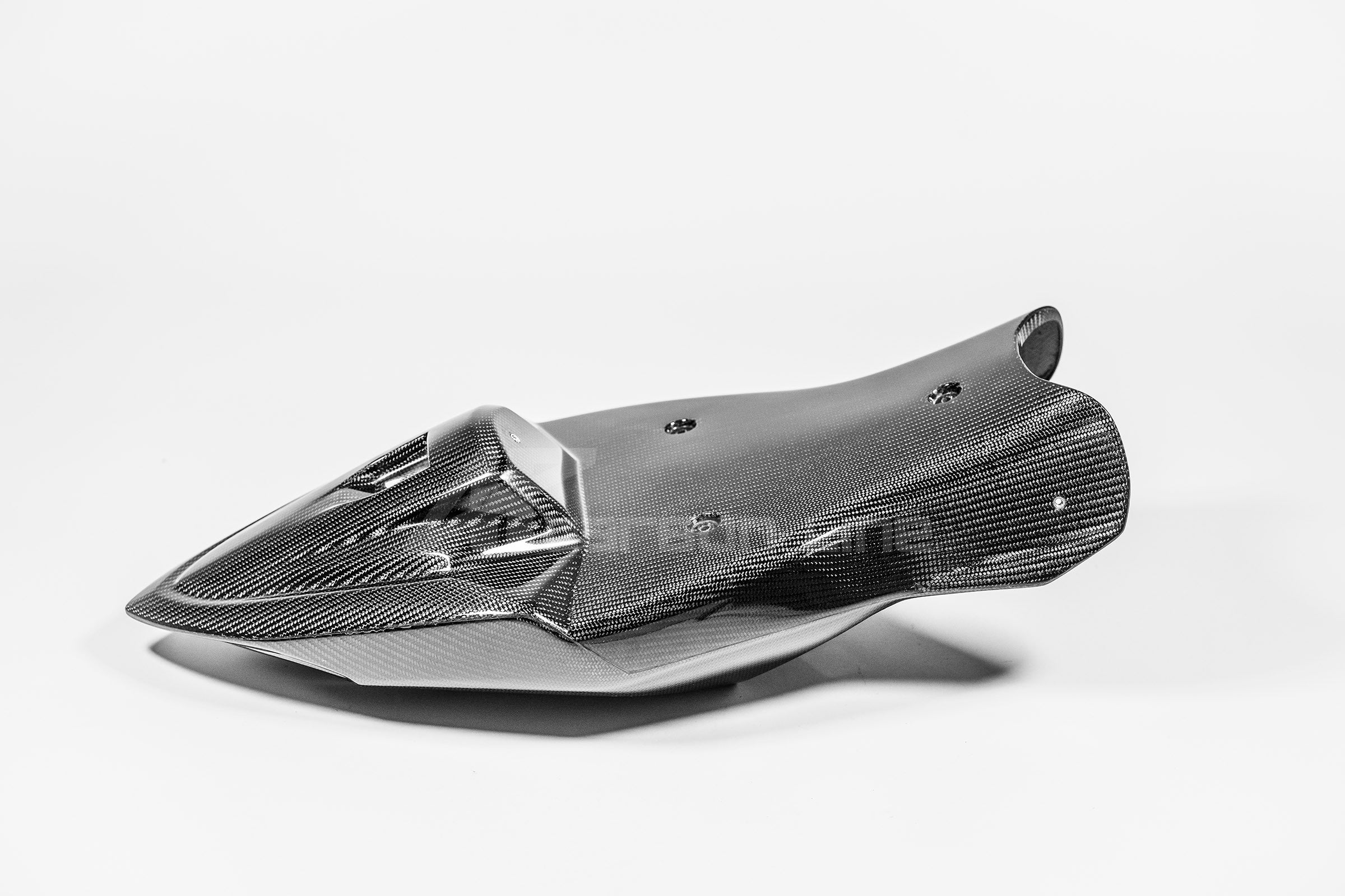 ホンダ CBR 1000 RR-R SC82 (20-23) 用 200g AP カーボンライン リアカウル 