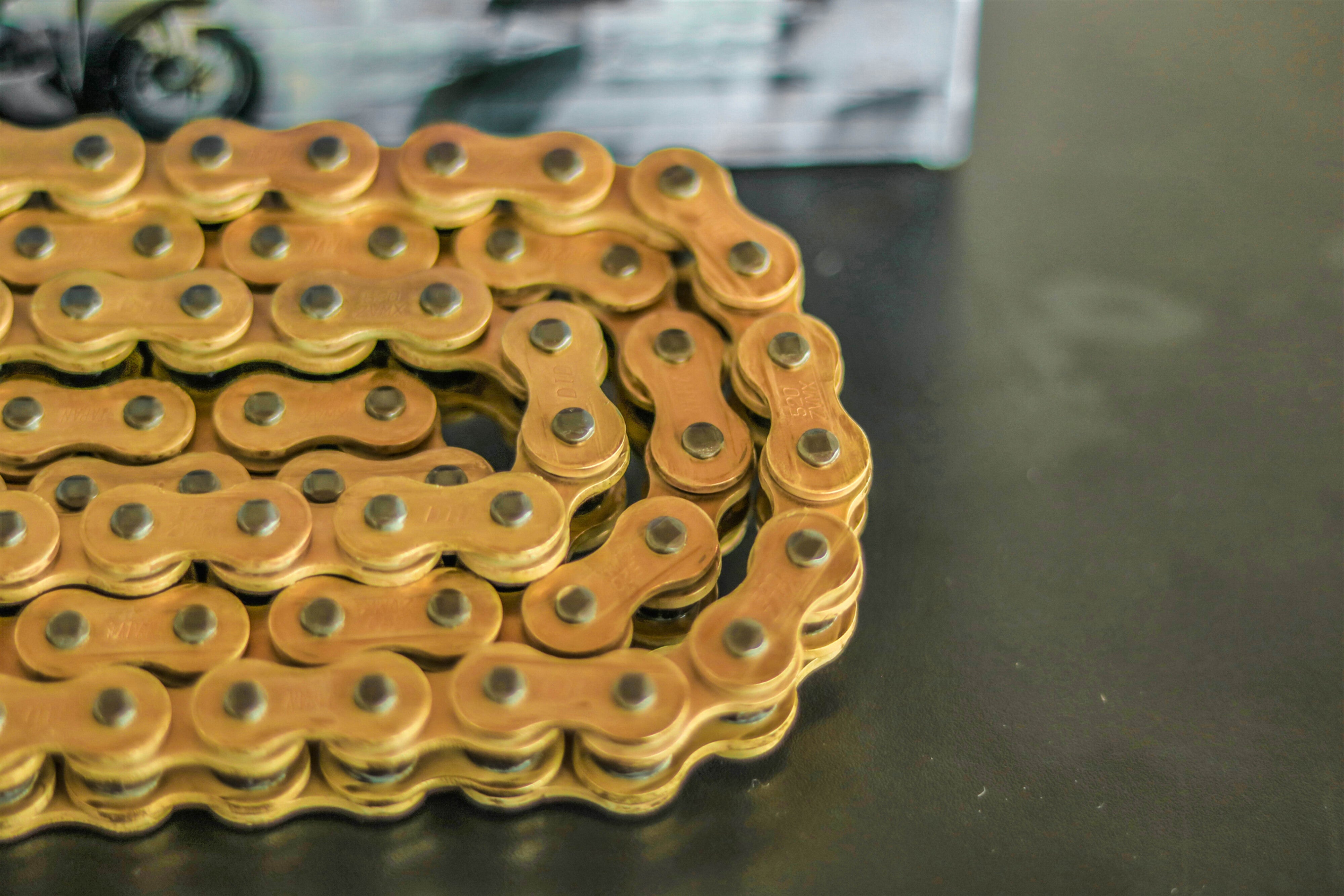 D.I.D 520ZVM-X Xリングチェーン 520 G&Gオープン、リベットリンク付き - 100から132リンク 