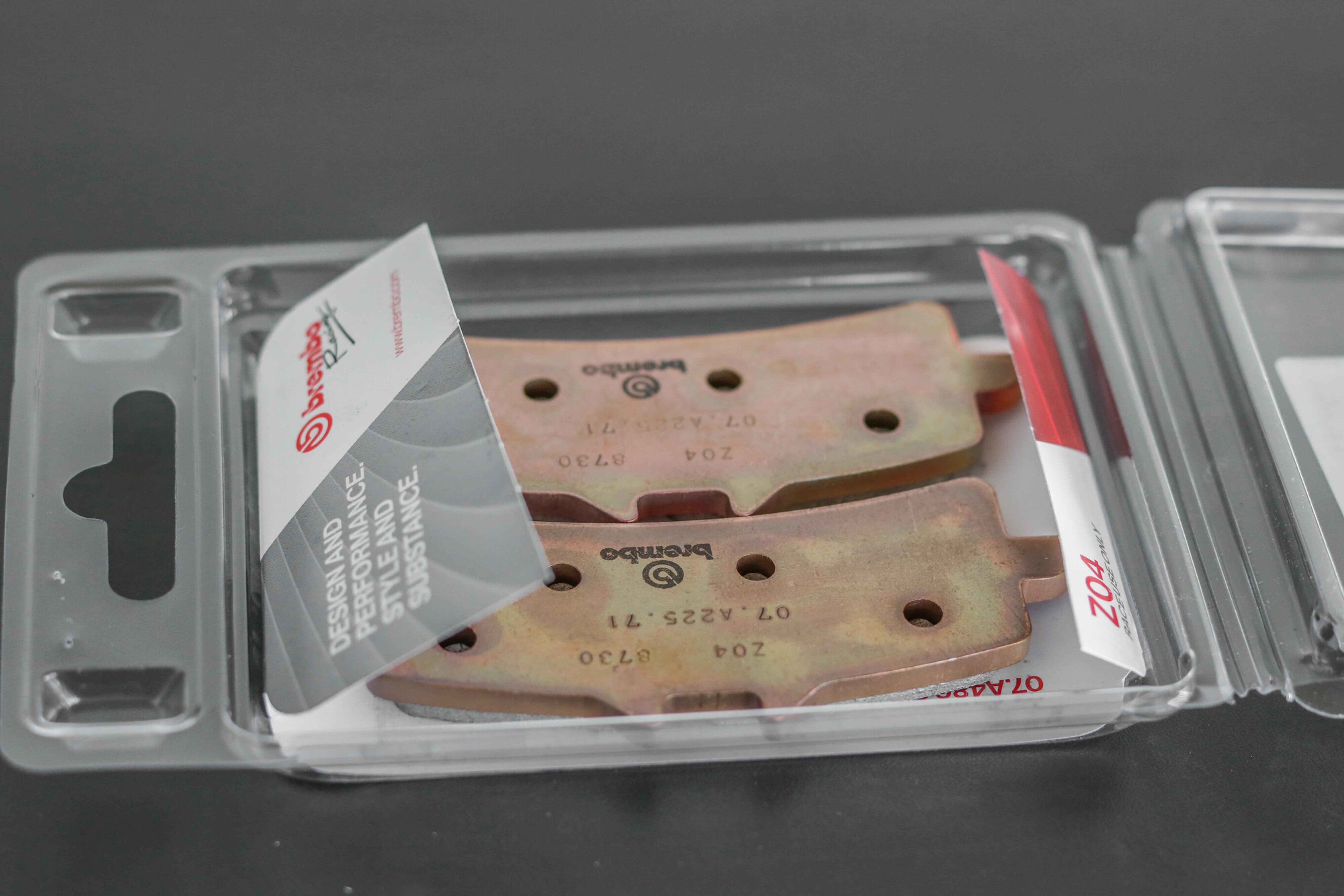 Brembo Z04 レーシング-ブレーキパッド Brembo M4/M50 および GP4-RX 用 | 107A48639 