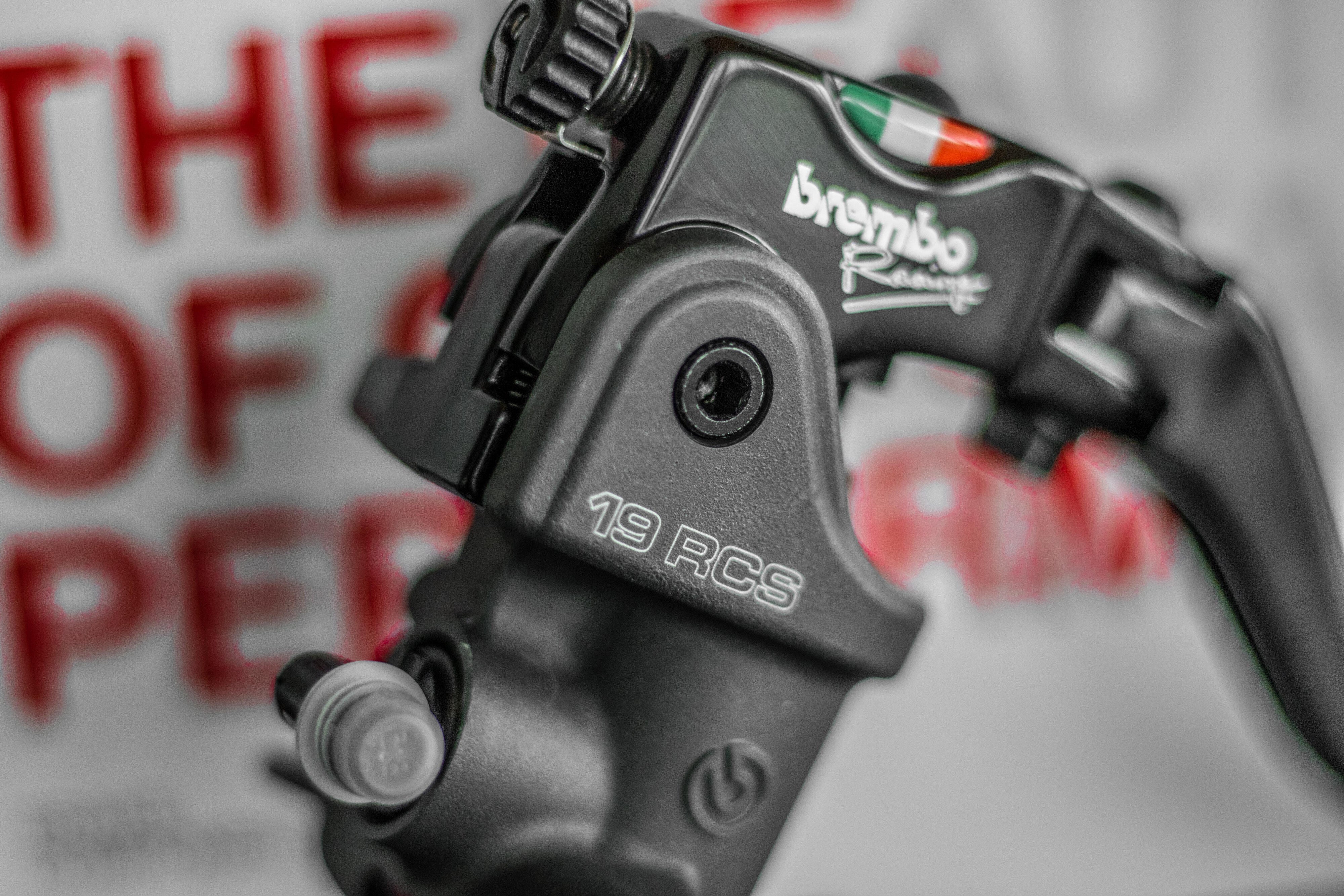 ブレンボ ラジアル ブレーキマスターシリンダー RCS 19 x 18-20 110A26310 