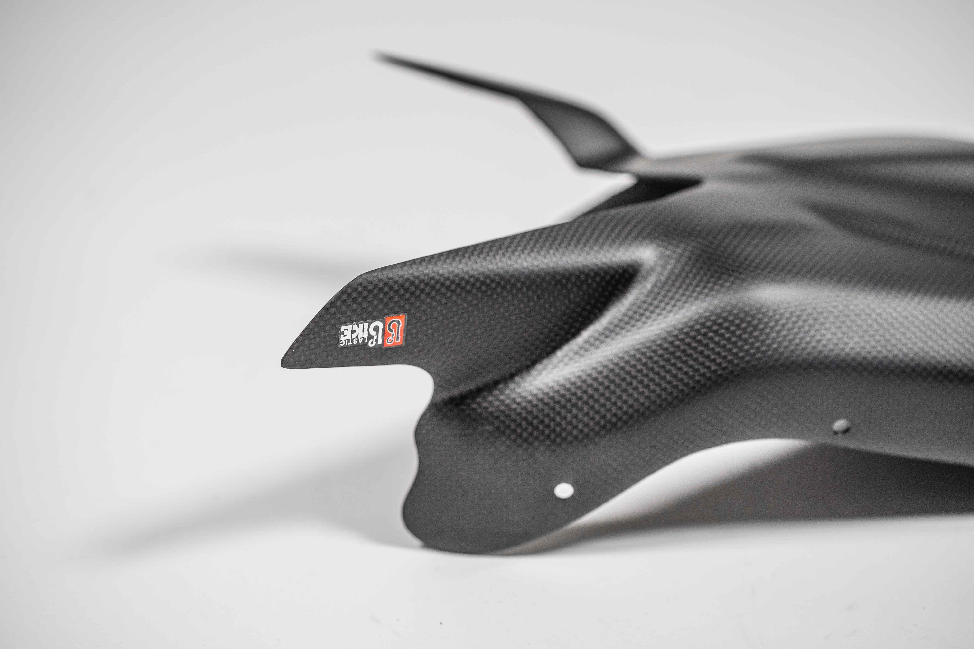 カーボンプラスチックバイク用スイングアームカバー Ducati Panigale V2 955 (20-24) 