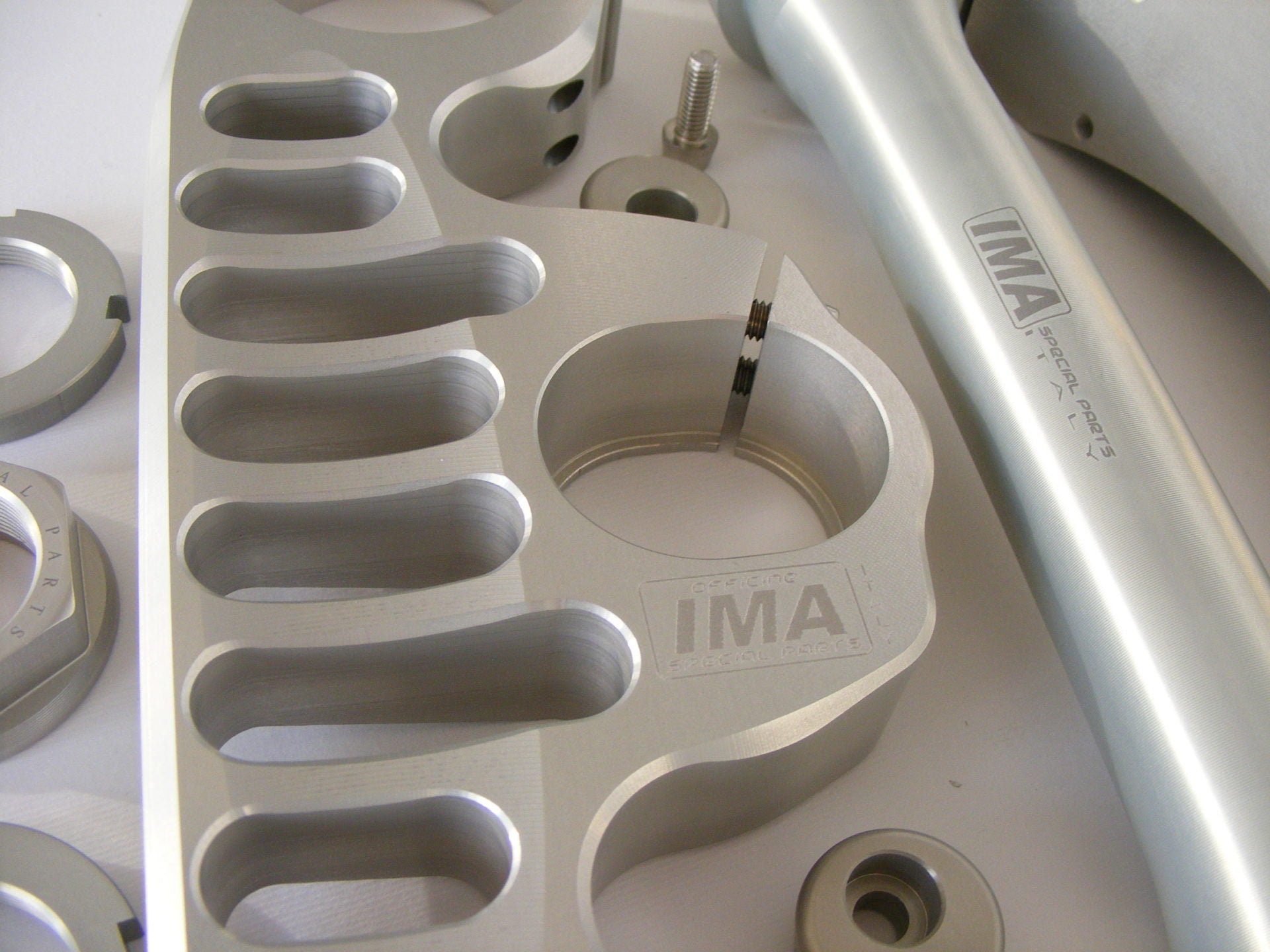 イマ スペシャルパーツ レーシング フォークブリッジ ドゥカティ パニガーレ 1299 (15-18) 