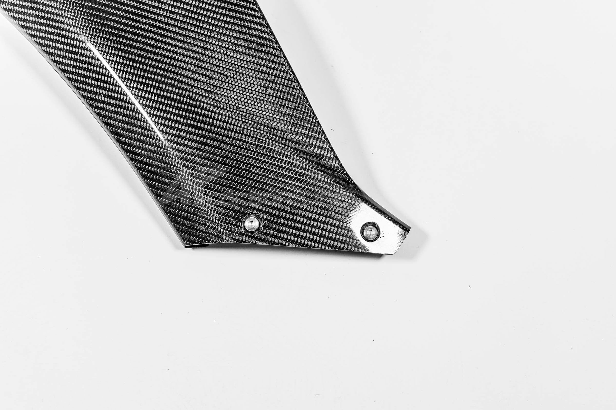 サイドパネルカバー左 200g APカーボンライン ヤマハ YZF-R1/M RN65 (20-25) 