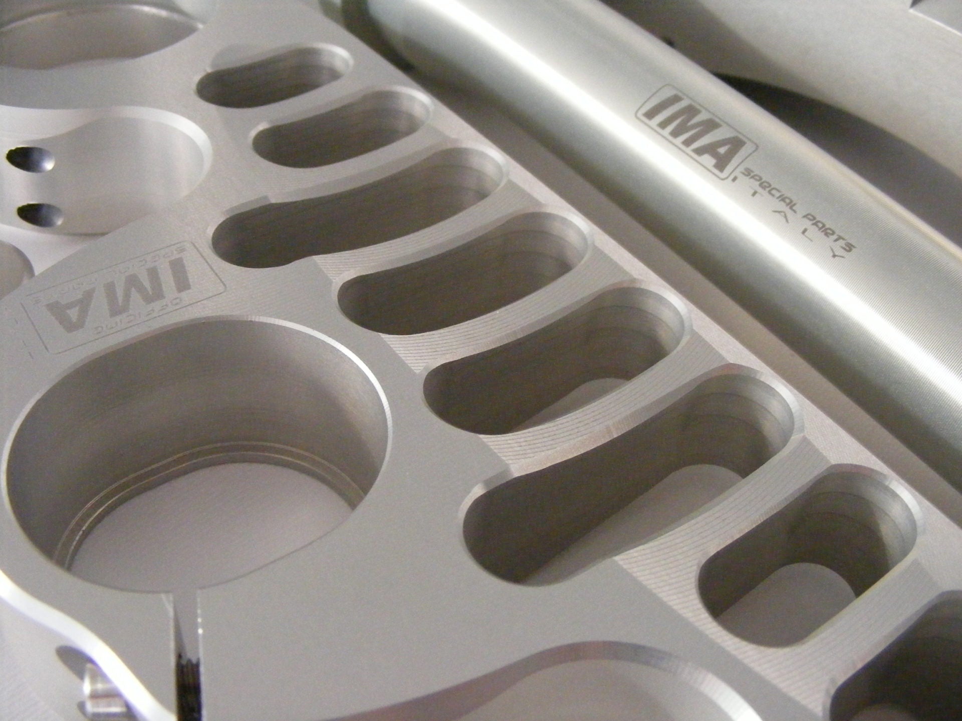 イマスペシャルパーツレーシングフォークブリッジ ドゥカティ パニガーレ V4 R (19-21) 