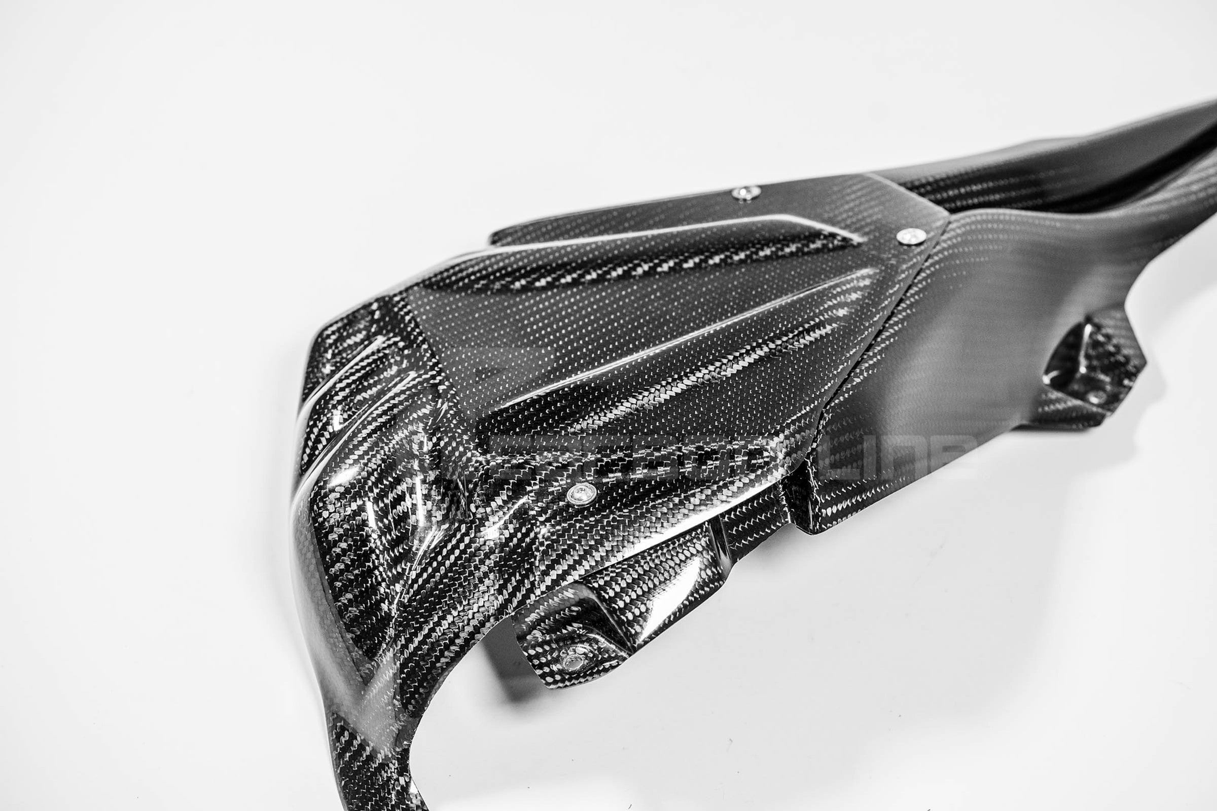 ECUカバー（冷却ダクト付き）200g APカーボンライン Yamaha YZF-R1/M RN65 (20-25) 